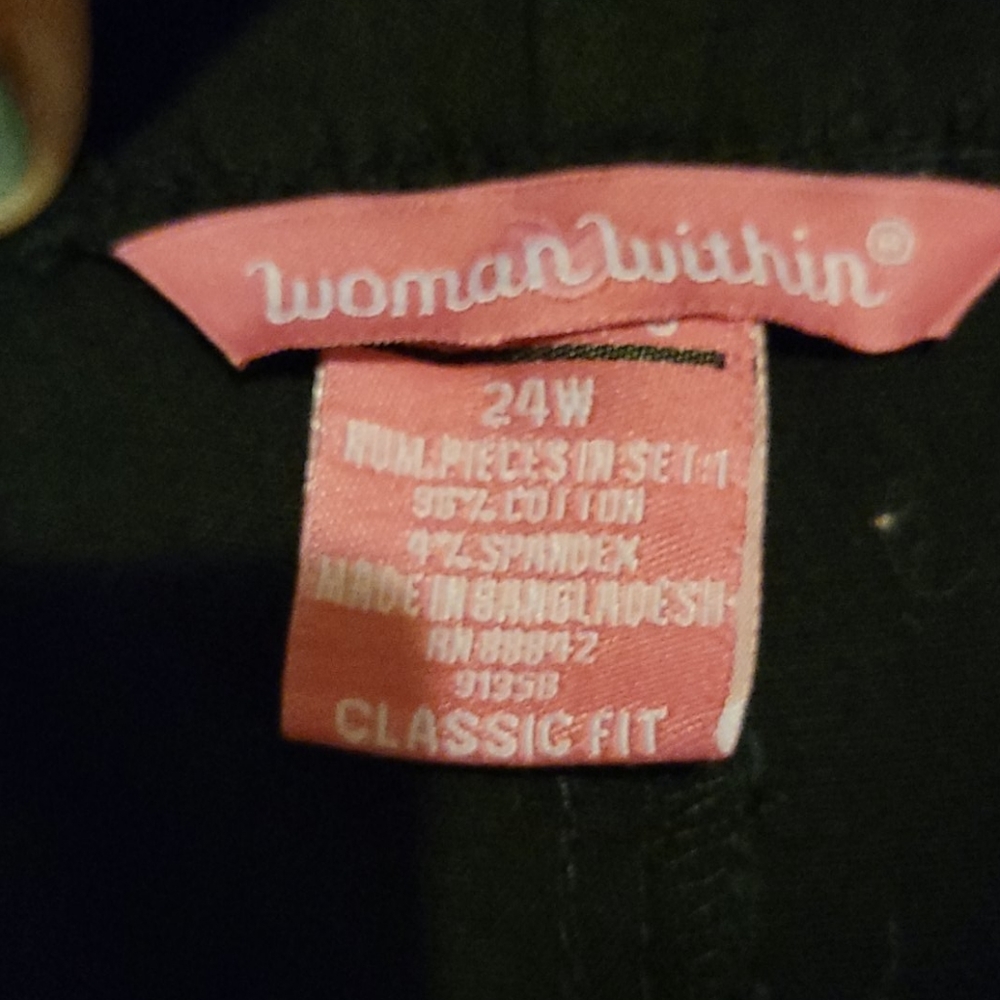Black Women's Size 24 Classic Fit Shorts - Picture 5 of 5